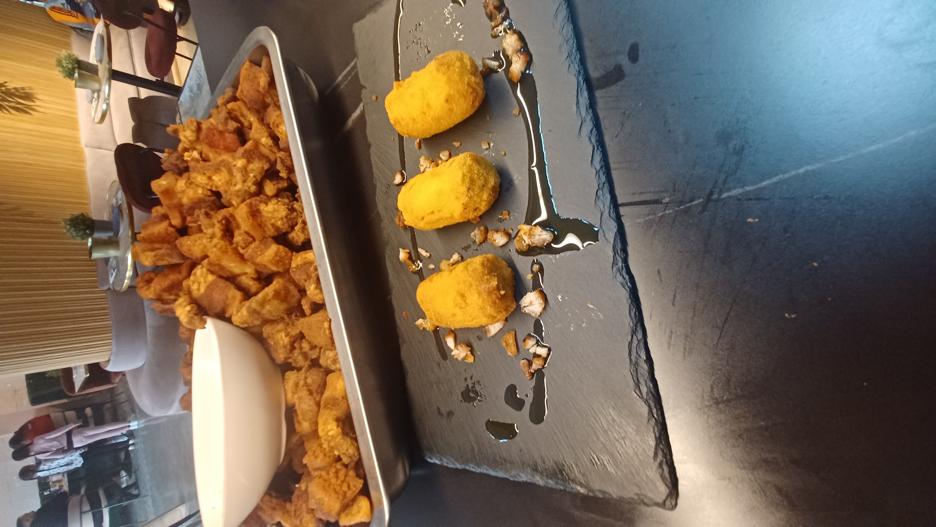 Tapa croquetas de chicharron